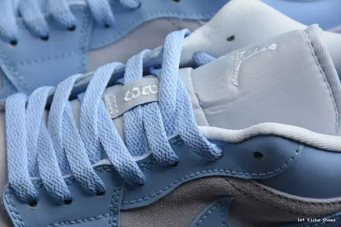 1st Kicks Jordan Low 1 (W) Blue DC0774-050 University 0610